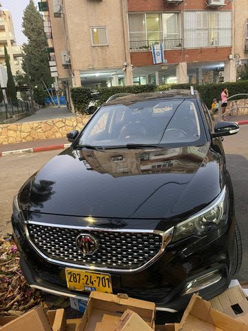 מודעת רכב אם ג'י ZS