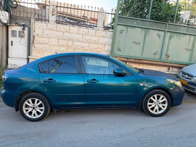 מודעת רכב מאזדה 3