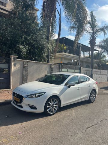 מודעת רכב מאזדה 3