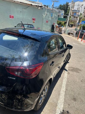 מודעת רכב מאזדה 2