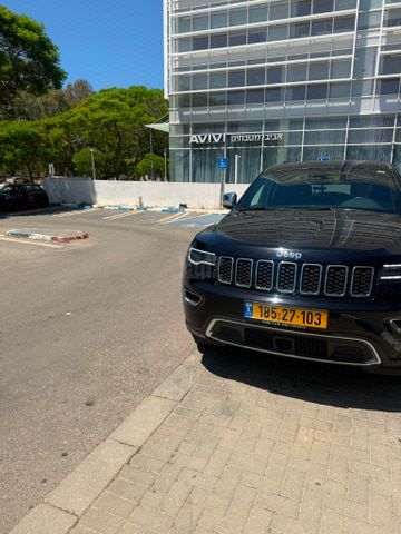 מודעת רכב ג'יפ גרנד צ'ירוקי