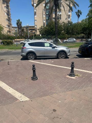 מודעת רכב טויוטה RAV4