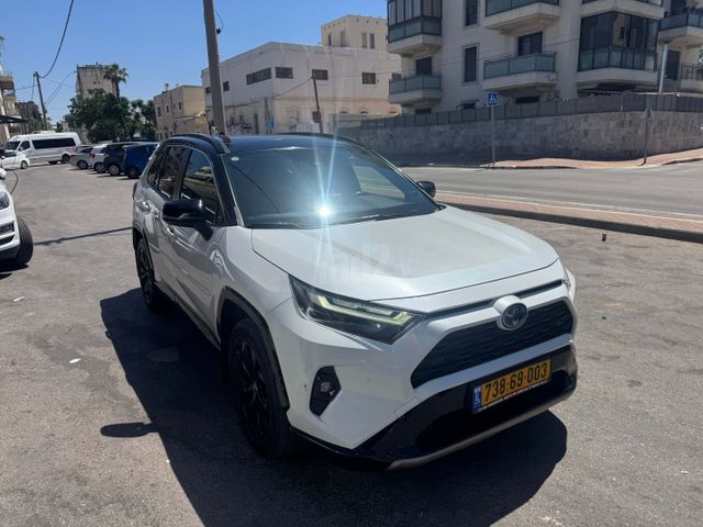 מודעת רכב טויוטה RAV4