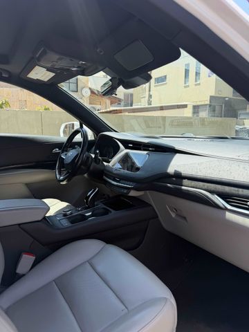 מודעת רכב קאדילק XT4 3