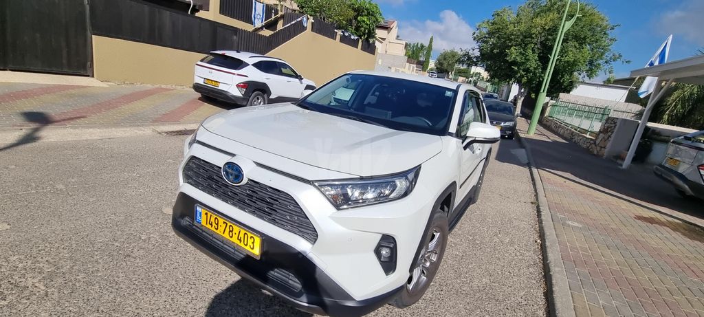 מודעת רכב טויוטה RAV4