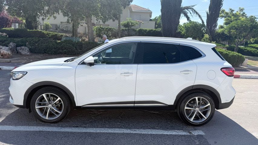 מודעת רכב אם ג'י EHS PHEV