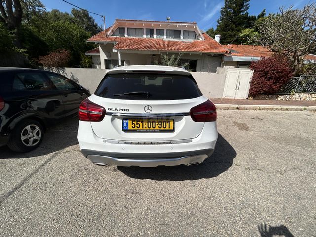 מודעת רכב מרצדס-בנץ GLA