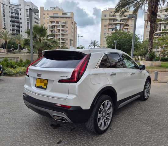 מודעת רכב קאדילק XT4 3