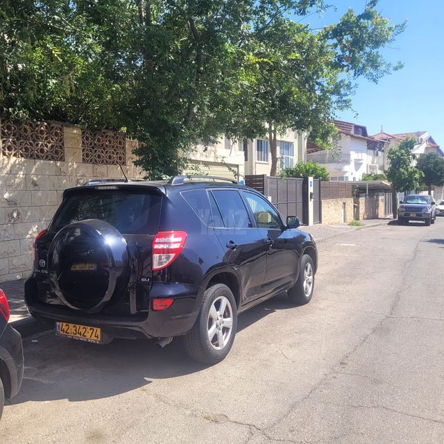 מודעת רכב טויוטה RAV4