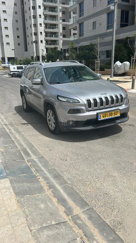 מודעת רכב ג'יפ צ'ירוקי