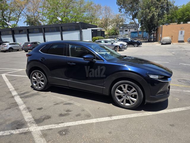 מודעת רכב מאזדה CX-30
