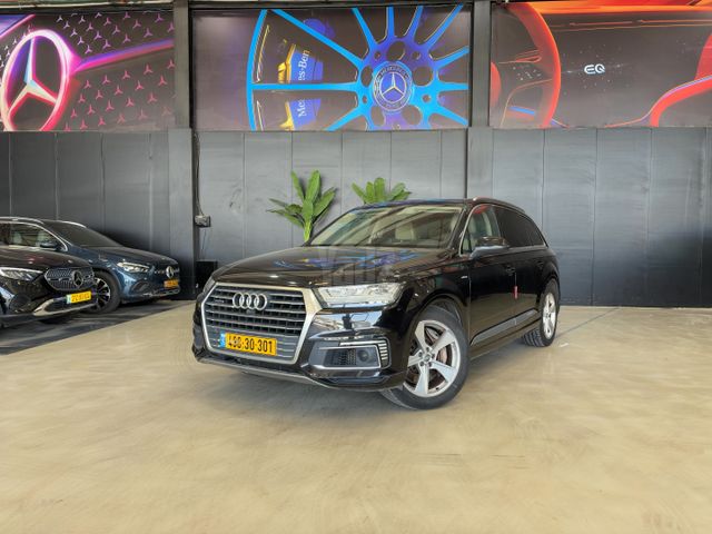 מודעת רכב אאודי Q7