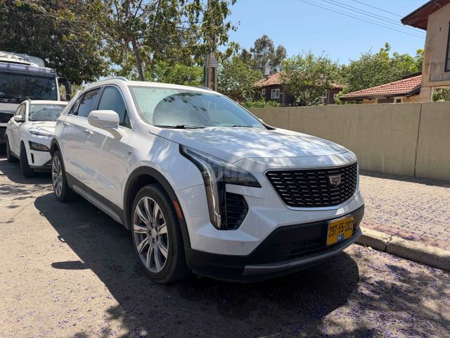 מודעת רכב קאדילק XT4 2
