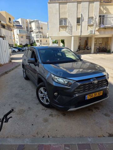 מודעת רכב טויוטה RAV4
