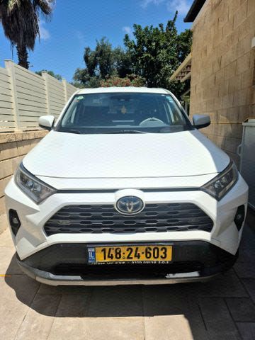 מודעת רכב טויוטה RAV4