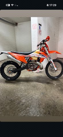מודעת רכב KTM Enduro