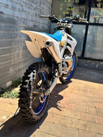 מודעת רכב TM Racing EN 300