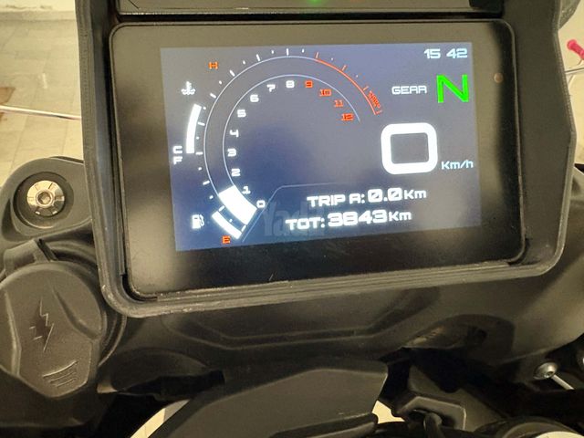 מודעת רכב בנלי TRK702X