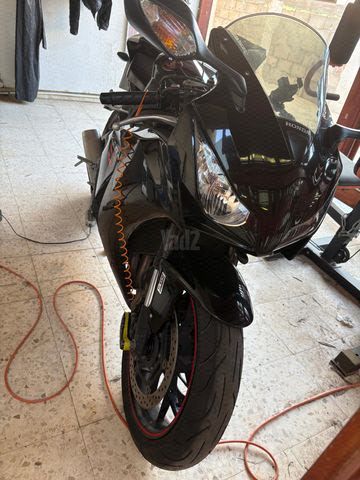 מודעת רכב הונדה CBR1000RR