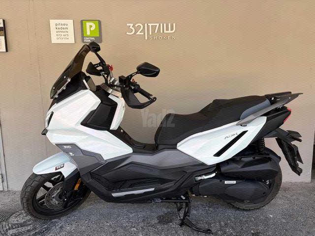 מודעת רכב סאן יאנג ADX 300