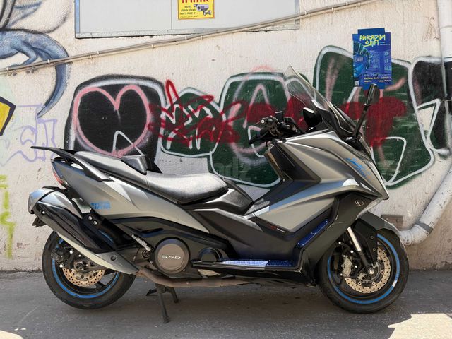 מודעת רכב קימקו AK 550