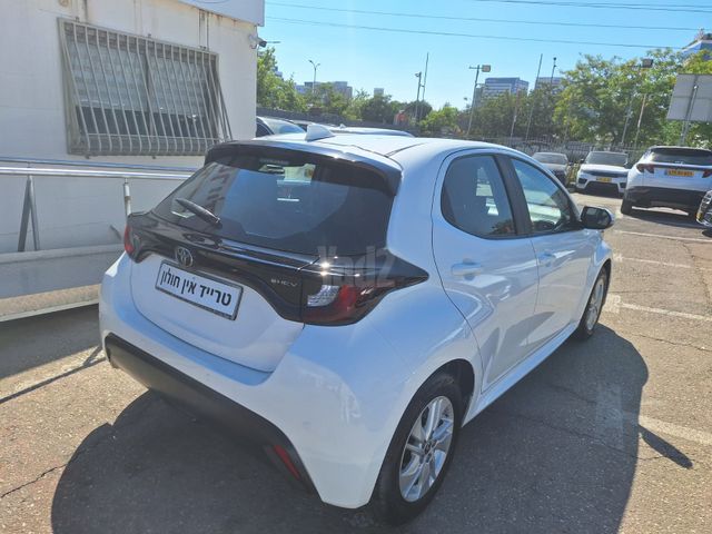 מודעת רכב טויוטה יאריס 2