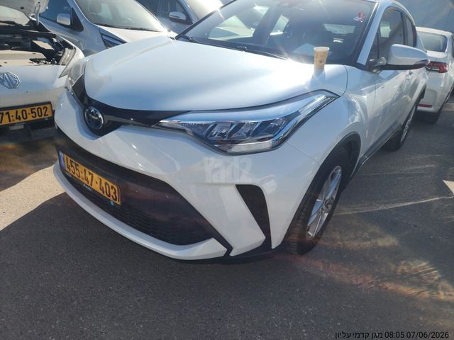 מודעת רכב טויוטה C-HR