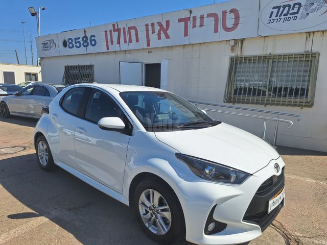 מודעת רכב טויוטה יאריס 1