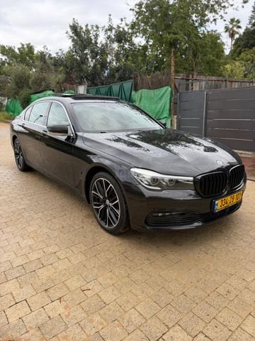 מודעת רכב ב מ וו סדרה 7