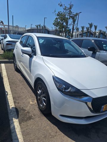 מודעת רכב מאזדה 2