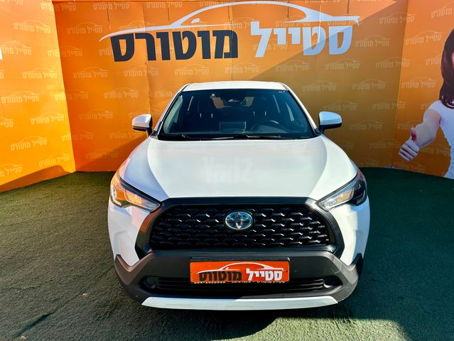 מודעת רכב טויוטה קורולה קרוס