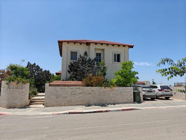 רימון 180