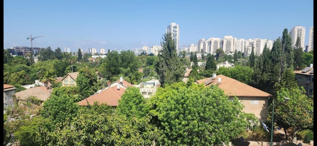 יוסף צבי 67