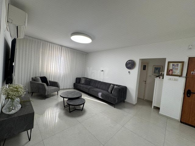 פרי מגדים 4