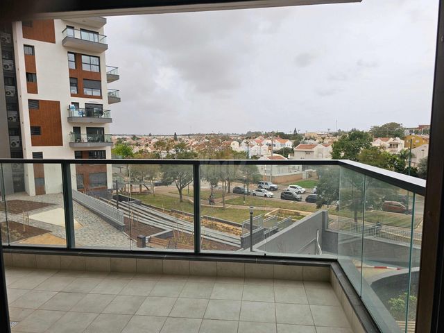 שדרות בגין 28