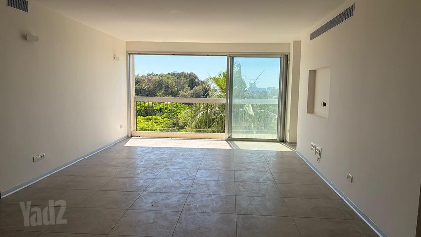 Herzliya, Israel 3