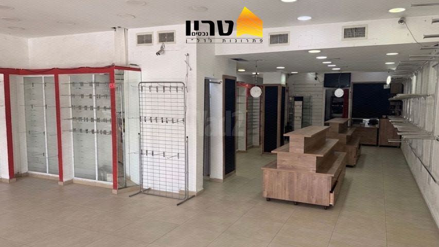 חנויות/ שטח מסחרי