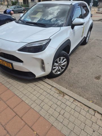 מודעת רכב טויוטה יאריס קרוס