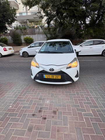 מודעת רכב טויוטה יאריס