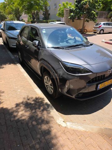 מודעת רכב טויוטה יאריס קרוס