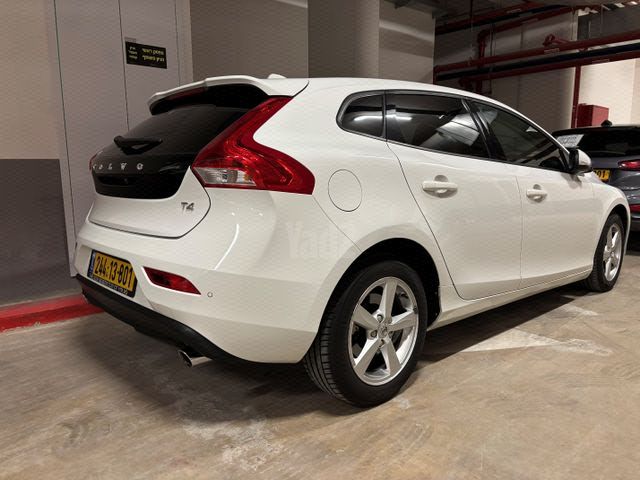 מודעת רכב וולוו V40