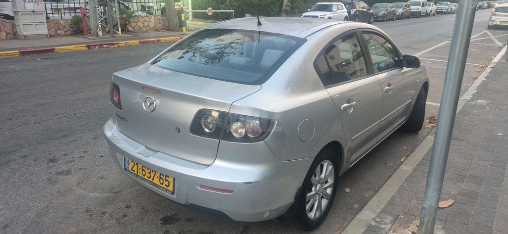 מודעת רכב מאזדה 3