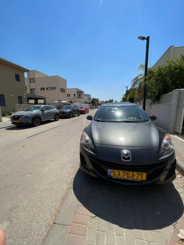 מודעת רכב מאזדה 3