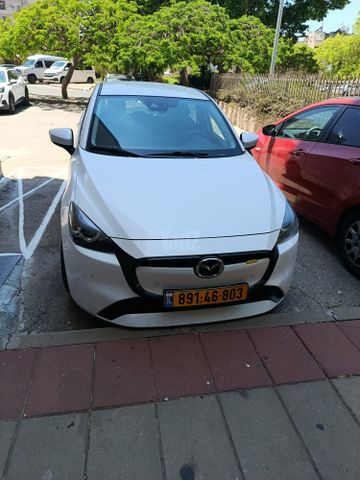 מודעת רכב מאזדה 2