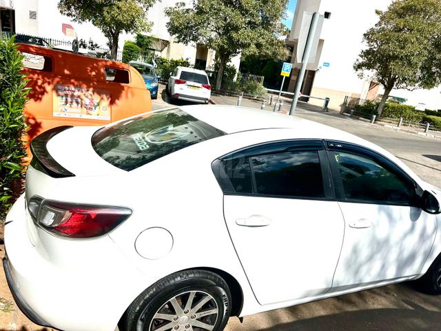 מודעת רכב מאזדה 3