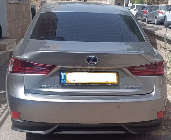 מודעת רכב לקסוס IS