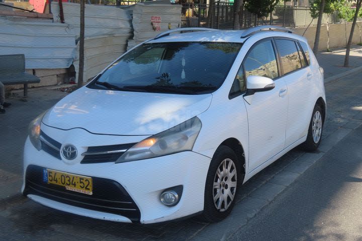 מודעת רכב טויוטה ורסו