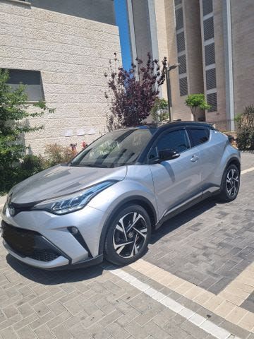 מודעת רכב טויוטה C-HR