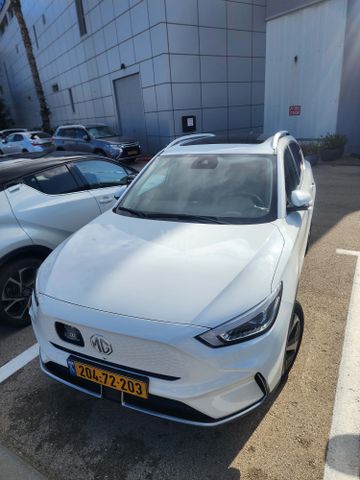 מודעת רכב אם ג'י ZS