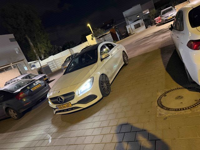 מודעת רכב מרצדס-בנץ CLA